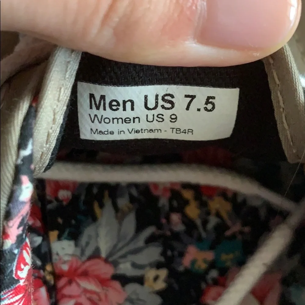 Vans - Picture 7 of 7